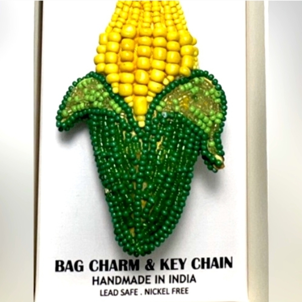 🌽▪️Haute Hippie ▪️ Charming Beaded Corn on the Cob Bag Charm Key Chain - Picture 3 of 3
